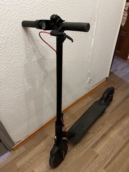 Продам Xiaomi Mi Electric Scooter Pro 2