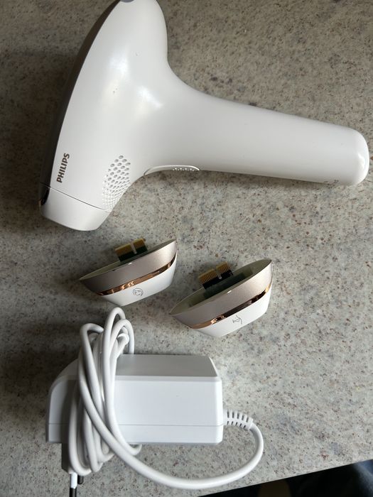 Vand epilator cu IPL LUMEA PHILIPS 7000