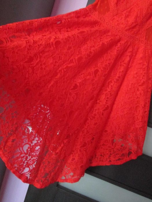 rochie dantela rosie superba 34