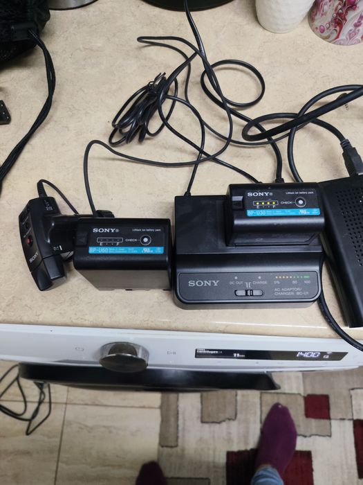 VAND Sony adaptor BC-U1, baterie BP-U30, baterie BP-U60 ,SONY HVL-LBPC și SONY SBAC-US30