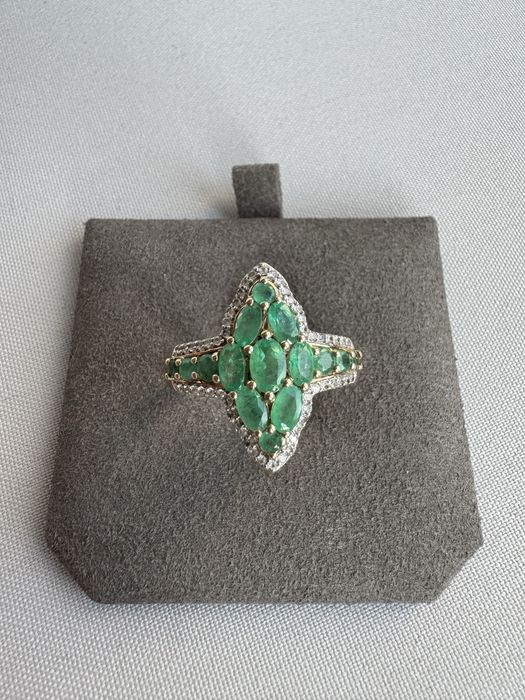 Inel din aur, smaralde si cubic zirconia