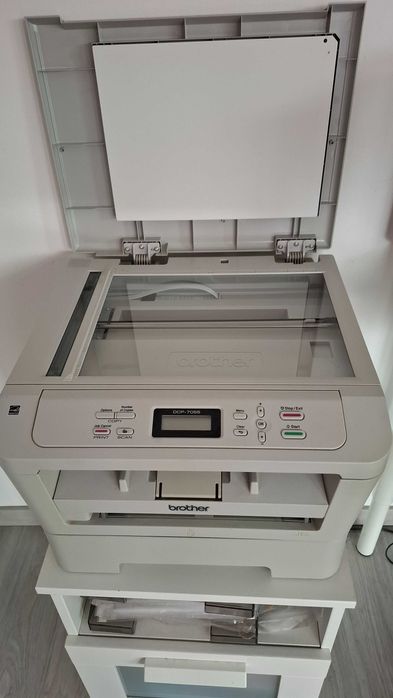 МФУ Brother DCP-7055 заедно с нова оригинална касета тонер TN2010