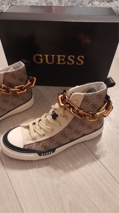 Papuci inalti Guess