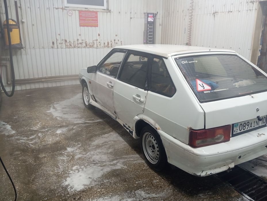 Ваз 2109  белая.