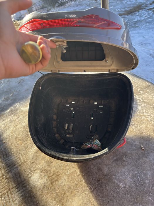 Кофра на мопед м8