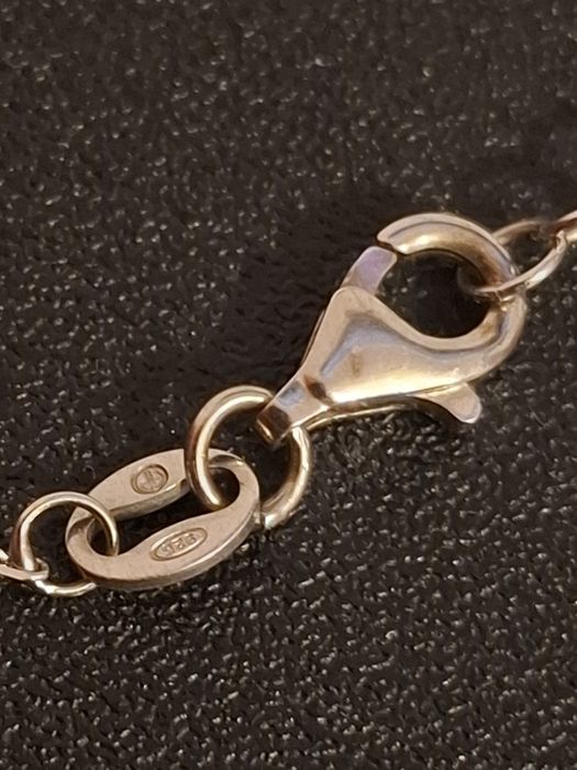 Vând lanț delicat din argint