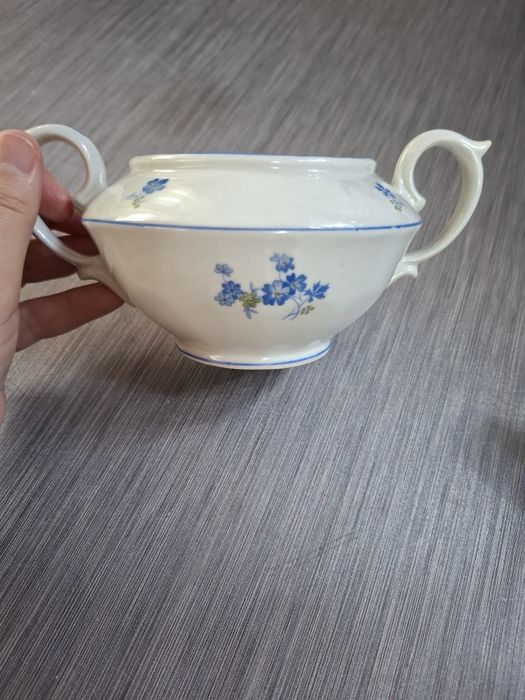 Захарница ,латиера и чайник от порцелан на Изида