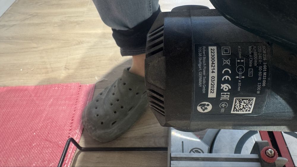 Торцовочная пила BOSCH GCM 216