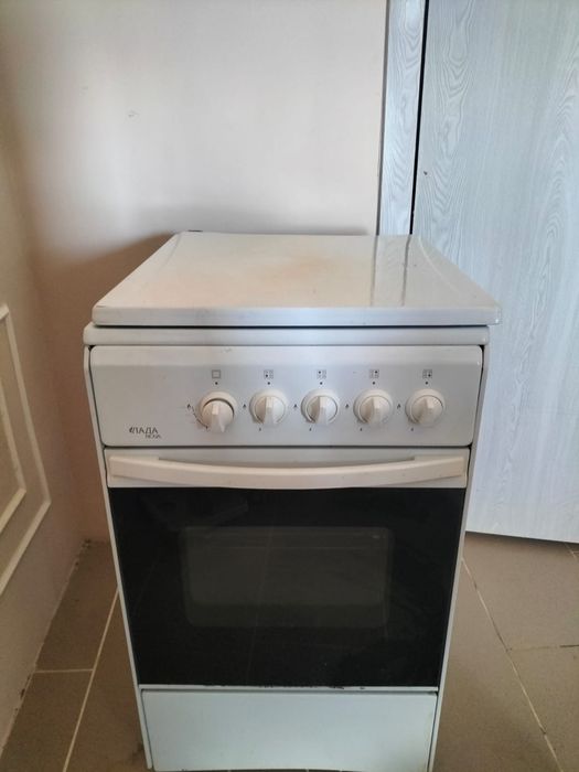 Продам газовую плиту