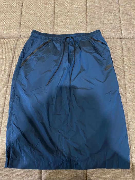 Дамски оригинална пола и горнище Nike Tech Fleece- размер L