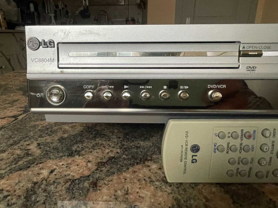 Combo DVD - Videorecorder tip LG VC8804  6 capete perfect functionabil