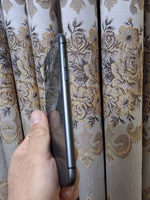 Iphone 11 sotiladi 128gb