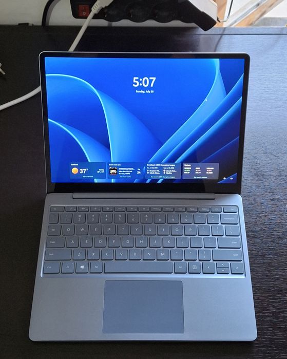 Microsoft Surface Laptop Go i5 1035G1