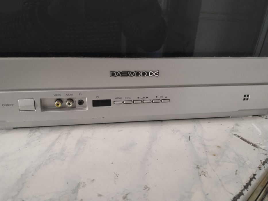 Продаётся в отличном состояния но без пульта