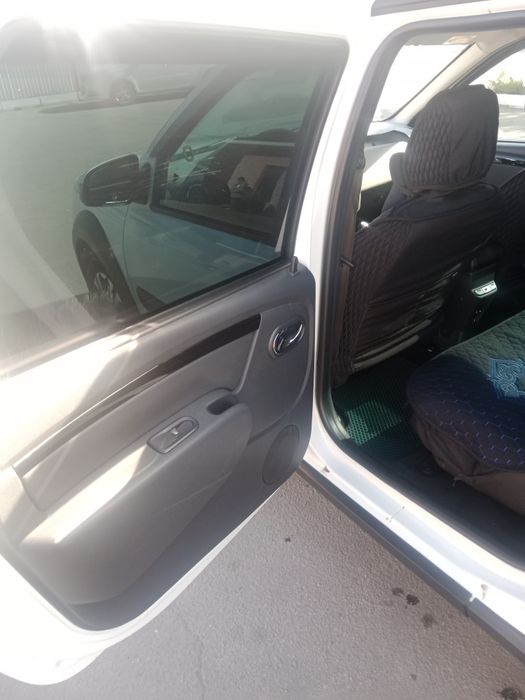 Продам автомобиль Lada Largus Cross