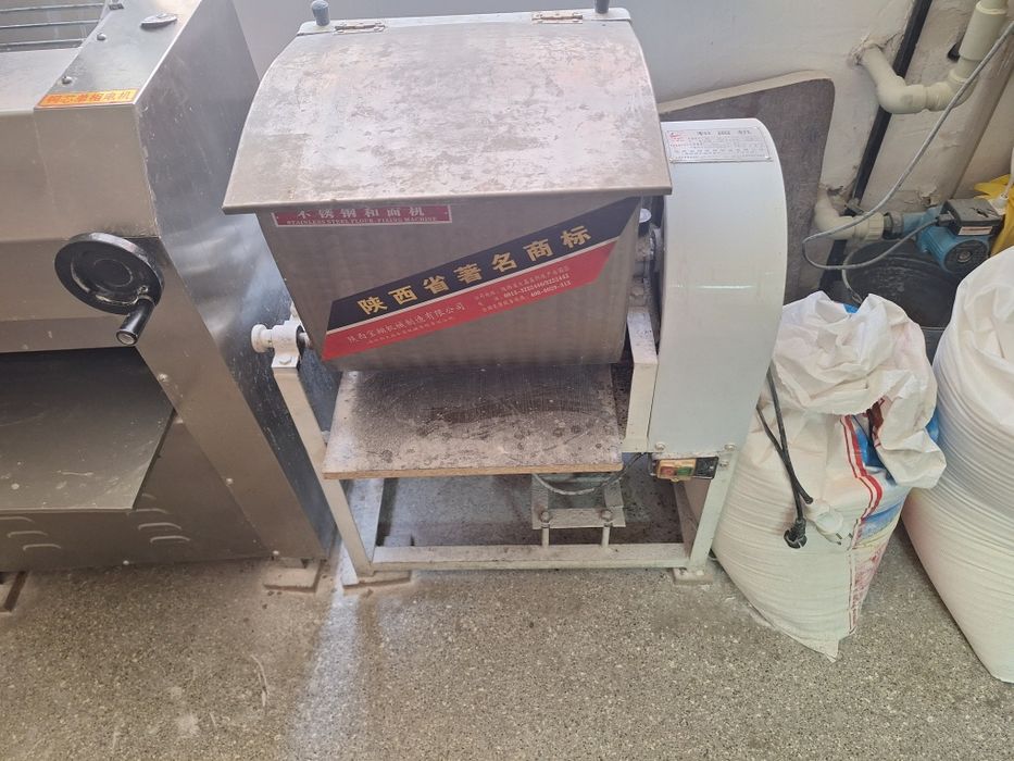 Тестораскаточная машина, тестомес