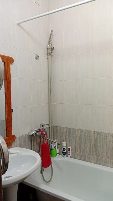 Продаётся 2х ком. кв. 8мкр д16