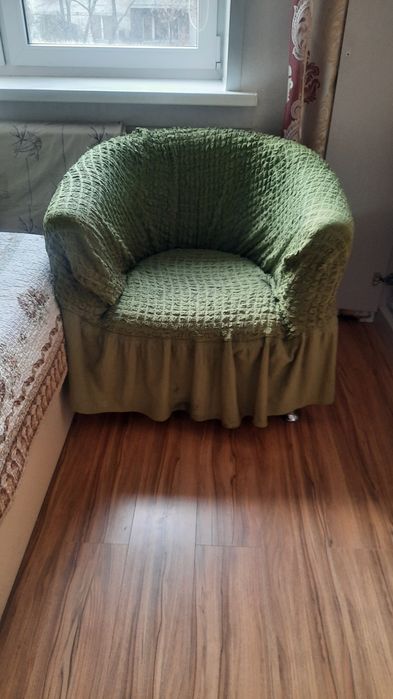 Кресло аташе зелёного цвета