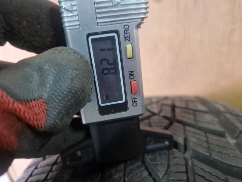 4 Goodyear R17 215/65
зимни гуми за SUV DOT4519