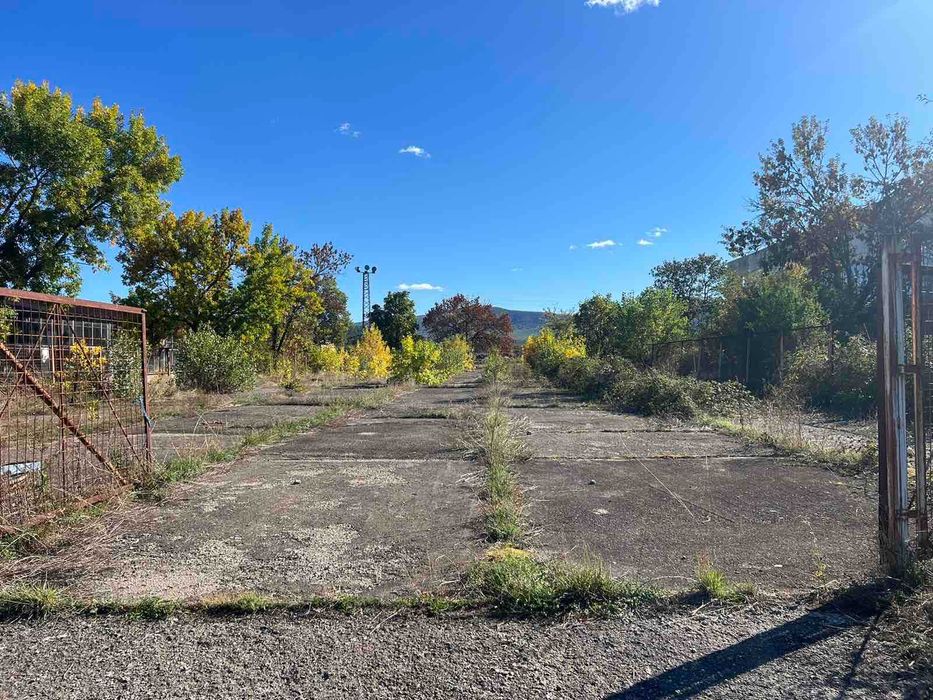 Продава се Промишлена сграда в Казанлък - 16466 кв.м за 93 €/кв.м - Снимка #23