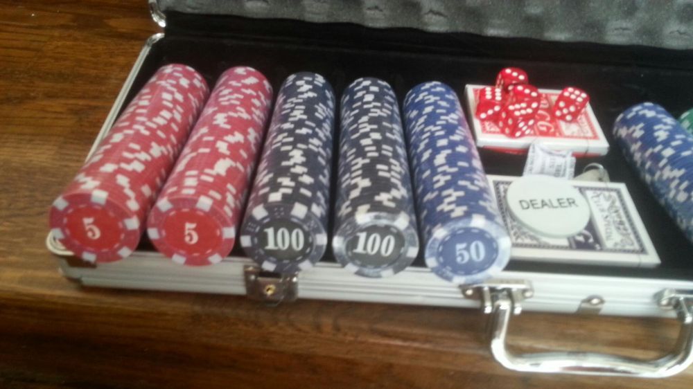 Set poker jetoane imprimate. 500 jetoane cazinou 11g. Cutie Al. Nou!