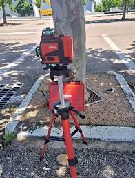 Акумулаторен Лазерен Нивелир 4Д и 3Д