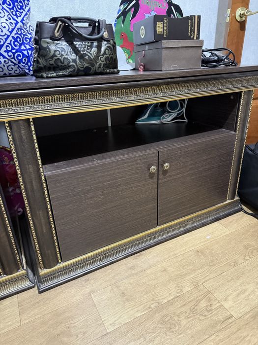 СРОЧНО Продам шкаф для сервиса и комод