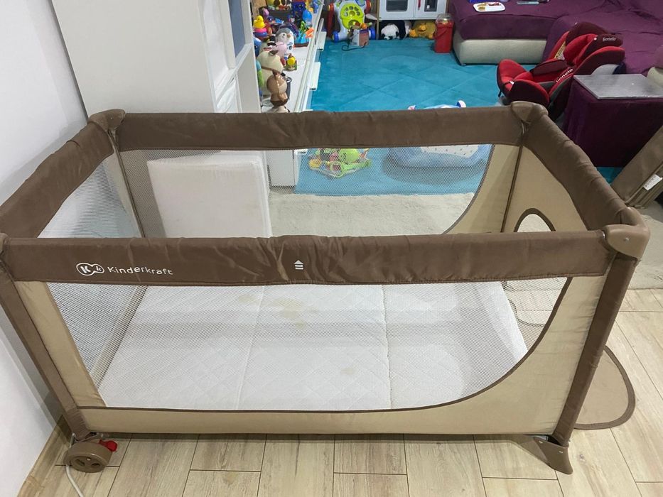 Vând pătuț pliabil Kinderkraft Joy 2