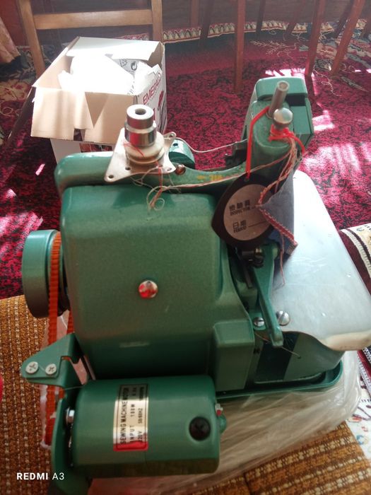 Yangi ishlatilmagan tikuv mashinalari oddiy chok va averlok