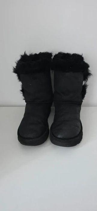 Cizme UGG din piele intoarsa marimea 37