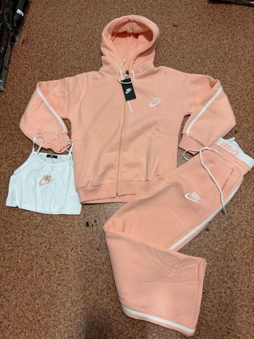 Compleu nike dama