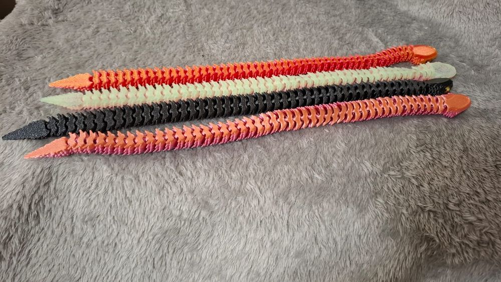 3D-игрушки драконы и змейки