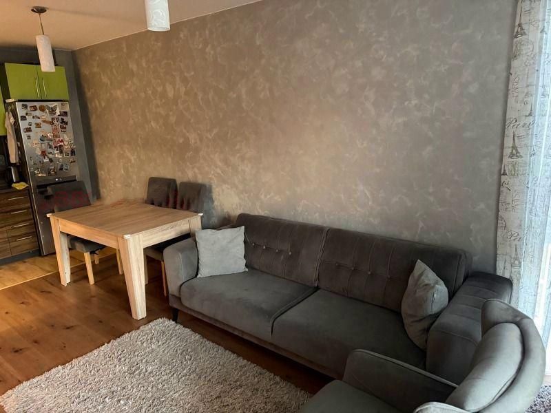 Дава се под наем Тристаен апартамент в София, Дружба 1 - 85 кв.м за 697.17 € - Снимка #1