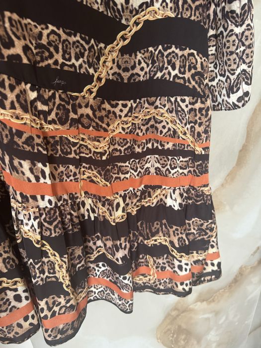 rochie, daca doriti mai multe poze va pot da in privat