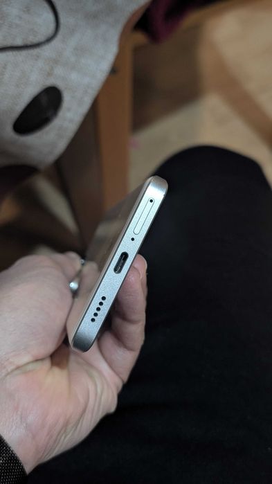 Xiaomi Redmi Note 13 Pro + 5G, Лунно бяло 12 GB Ram 512 GB Rom