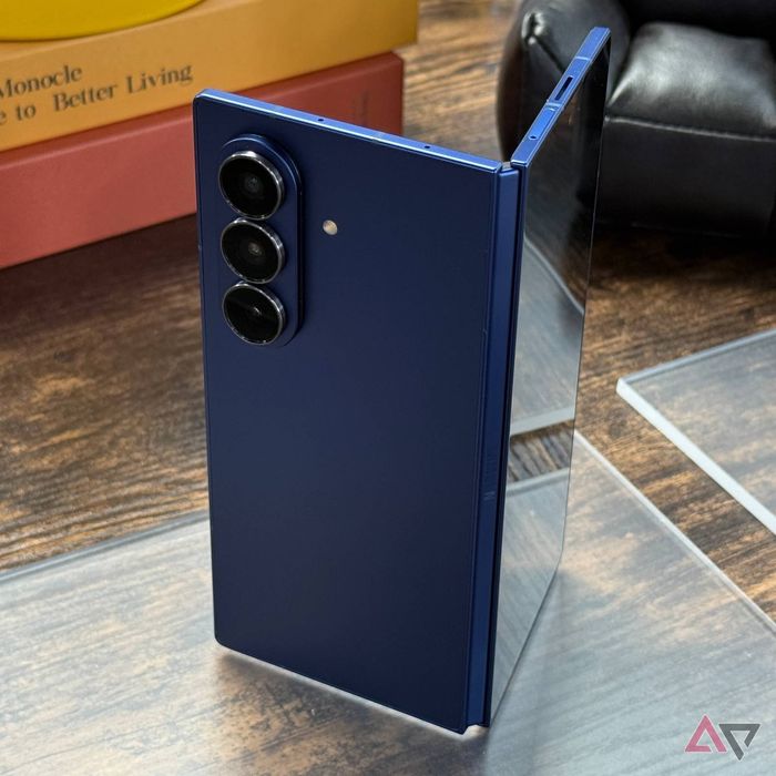 Продам Samsung Galaxy Z Fold7 12/256 ГБ в идеальном состоянии.

Телефо