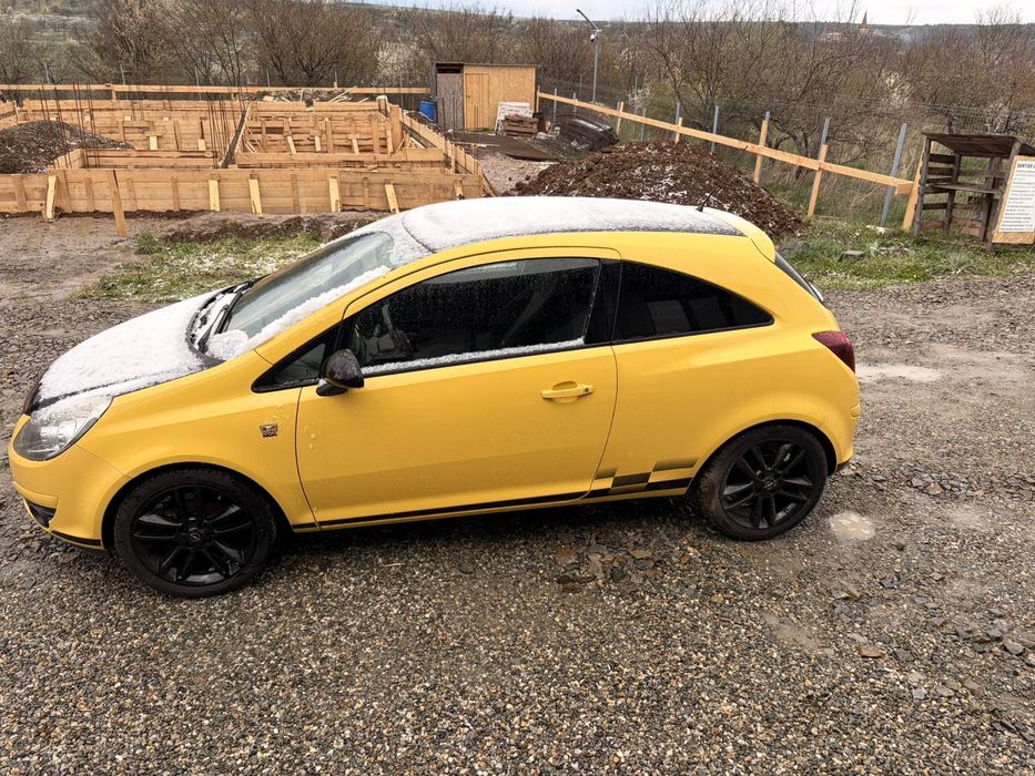 Opel Corsa 1.4 Color Race Edition