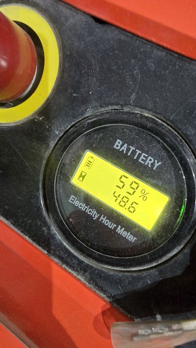 Stivuitor electric Valift 1500 kg, ridicare 3200 mm, 49 ore functionare, intră pe ușă 2 m, deplasare si ridicare full electrice, charger integrat