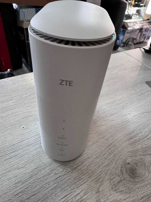 Smart TV Box ZXV10 B866VH01 + Рутер ZTE MC801A