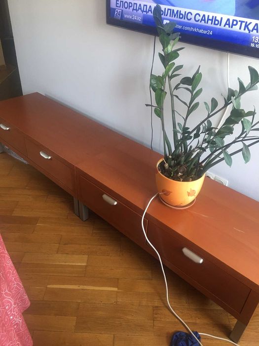 тумба под телевизор  с полкой
