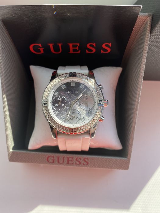 Часы Guess оригинал,в отличном состоянии