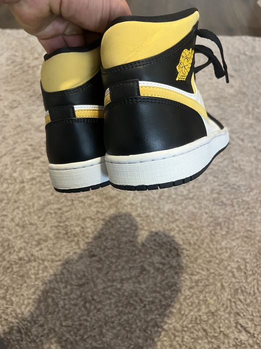 Nike Air Jordan 1 Mid White Pollen-оригинални мъжки маратонки