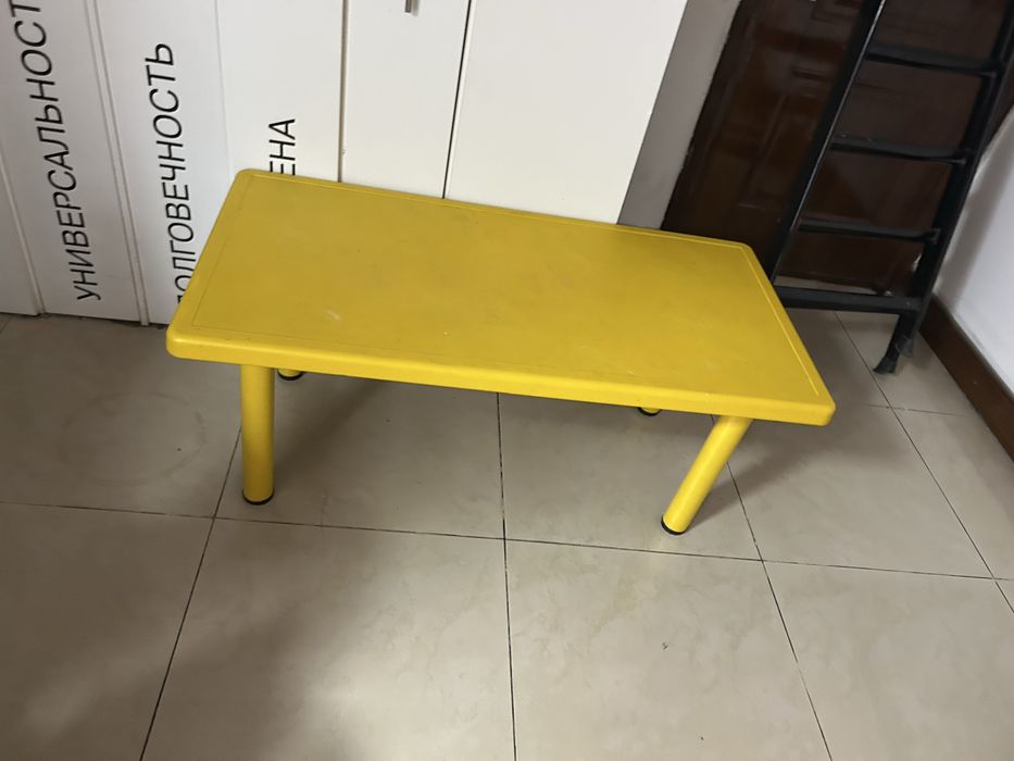 Продам детские столы, стулья , шкаф