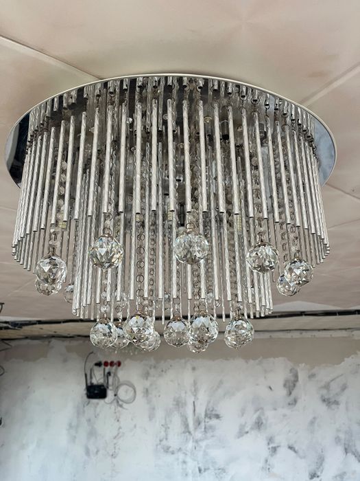 Люстра в гостинную LED