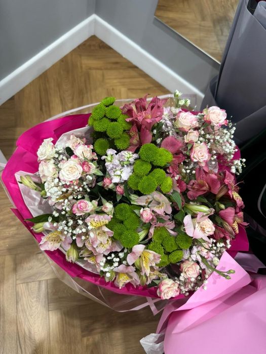 «Продам свежие букеты цветов»