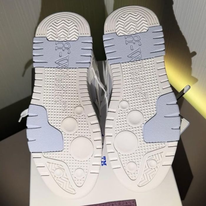 Adidasi off white out off office