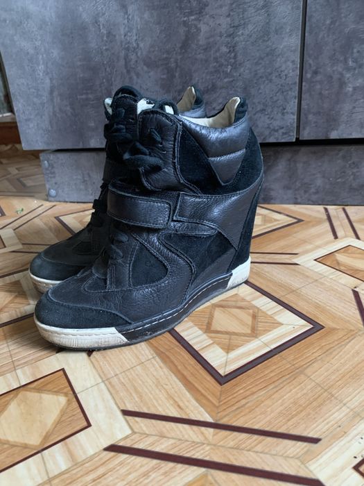 Продам ботиники