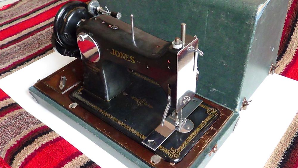 Masina de cusut de epoca manuala jones family d53a, 1859