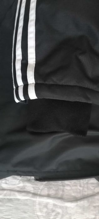 Продам куртку Adidas