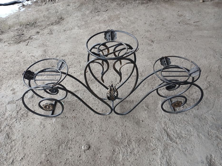 Подставка под цветы